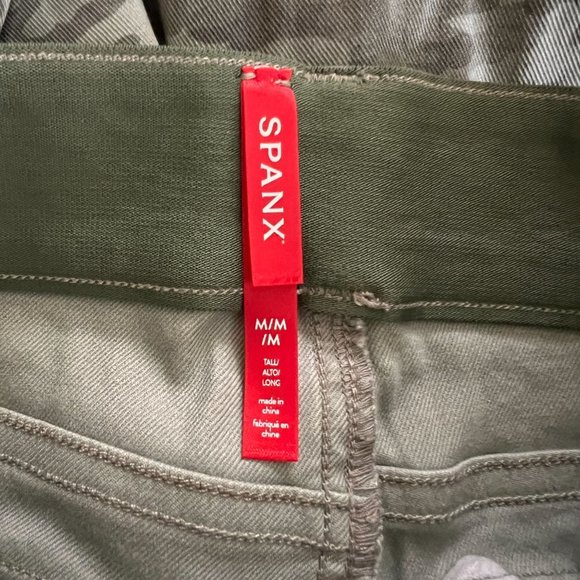 NWT Spanx Camouflage Stretch Twill Ankle Cargo Pants Size Medium Tall - Picture 4 of 8